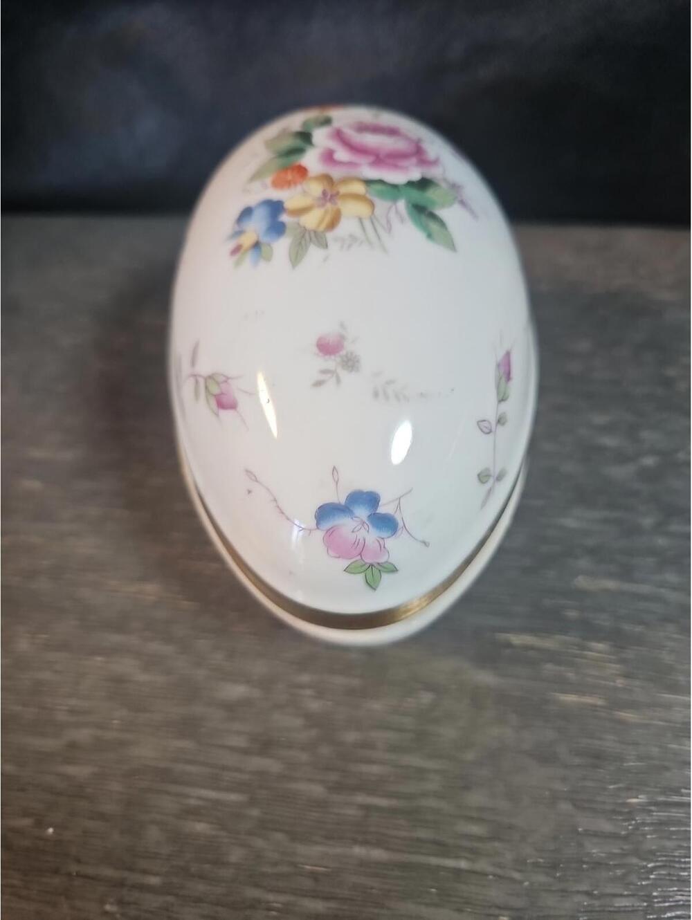 Vintage NORLEANS Egg Trinket/Jewelry Box - Made in Japan - 5.5x3.5.